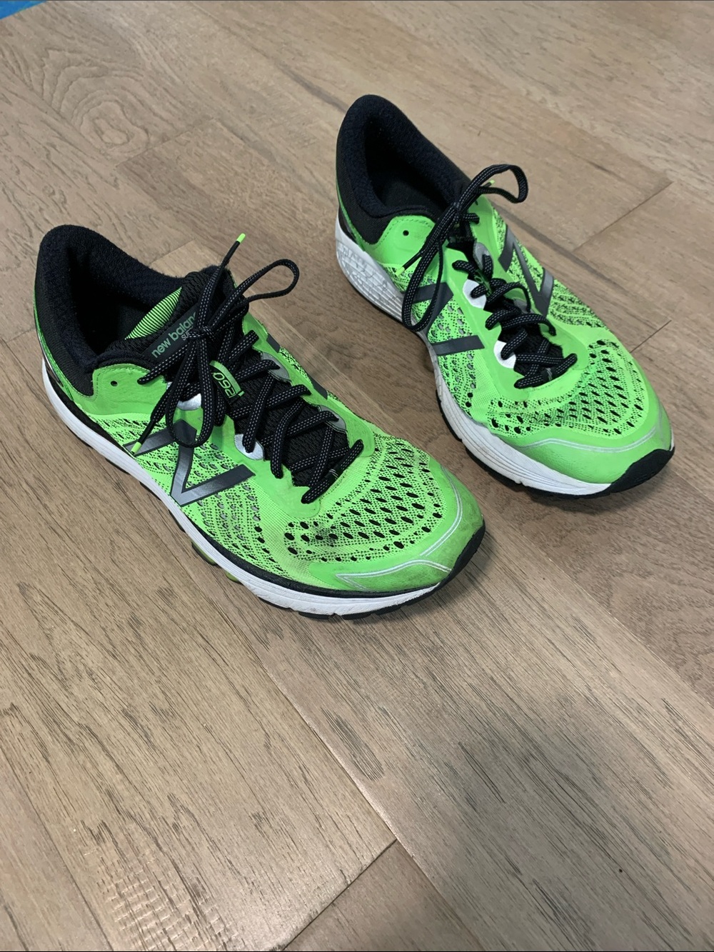 New Balance 1260 V7 Size 11.5 Energy Lime